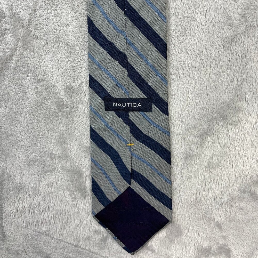 Nautica Men's Classic 100% Silk Neck Tie - Picture 2 of 8